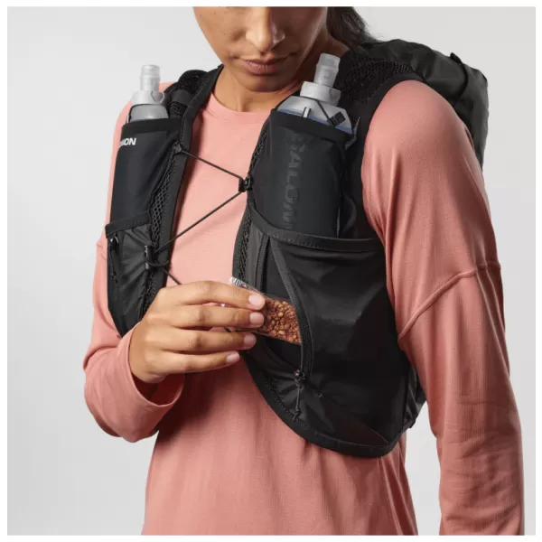  Női hátizsák SALOMON ACTIVE SKIN 12 WOMEN SET LC2178600 FEKETE/FÉM 