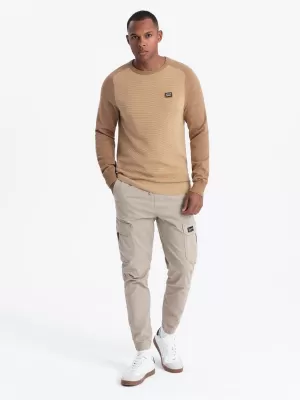 Férfi pulóver OMBRE OM-SWSW-0121 BARNA