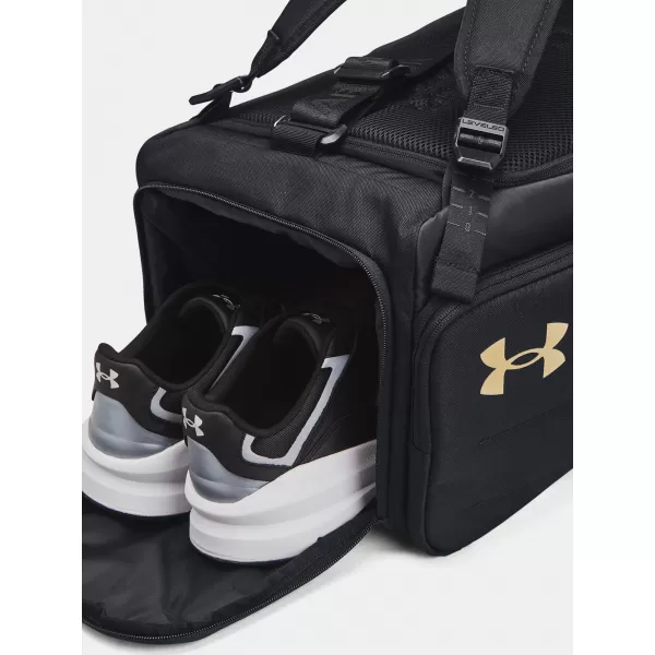  Táska UNDER ARMOUR CONTAIN DUO SM BP DUFFLE 1381920-001 FEKETE 