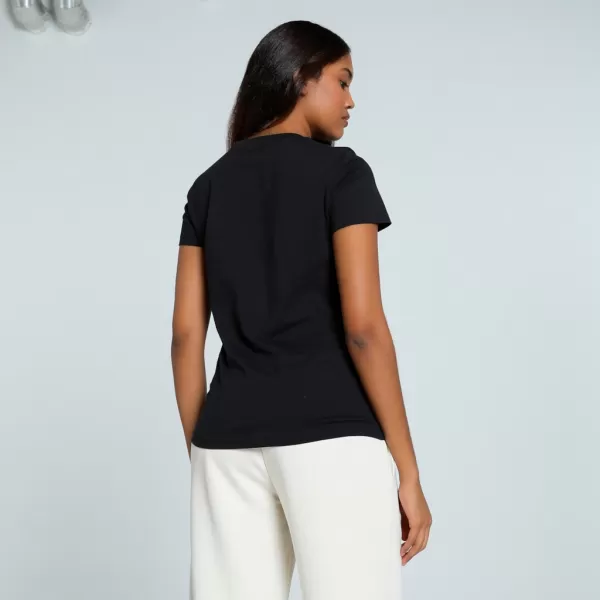  Ing PUMA ESS SCRIPT TEE 684982-01 FEKETE 