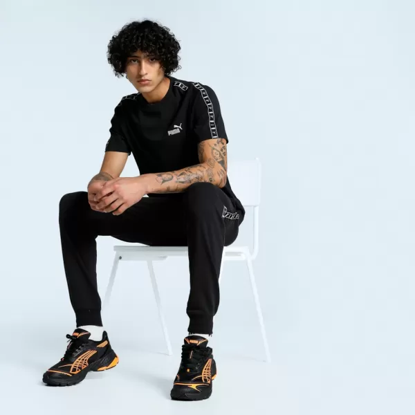 Ing PUMA ESS TAPE TEE 684674-01 FEKETE 