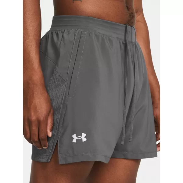 Férfi rövidnadrág UNDER ARMOUR LAUNCH 5'' SHORTS 1382617-025 SZÜRKE 